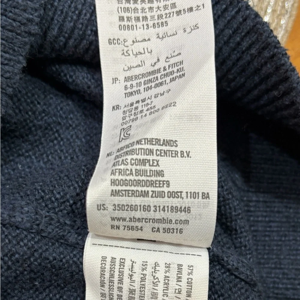 Hollister Dark Green Sweater with White and Pink Accents Size Small - Picture 5 of 5